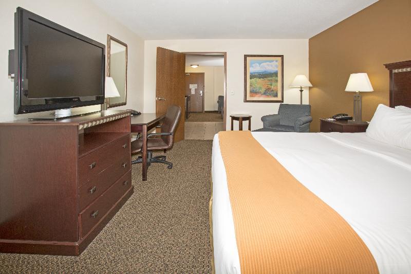 Holiday Inn Express & Suites Pueblo By Ihg Eksteriør bilde
